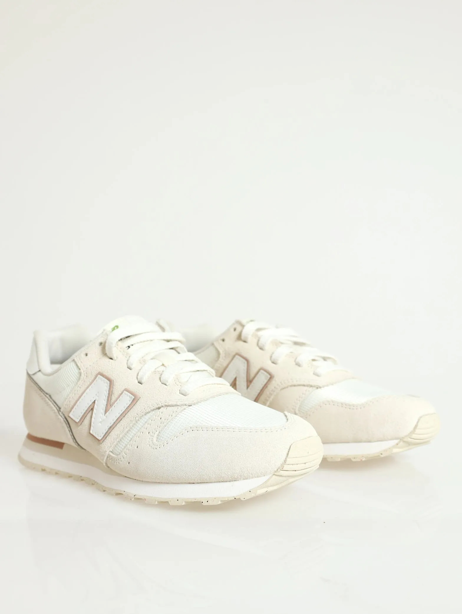 373 Lace-Up Lifestyle Sneaker - Cream