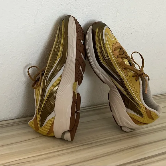 Adidas Orketro Men's Athletic Sneaker Casual Shoe Gold GX3133 Men’s 7.5