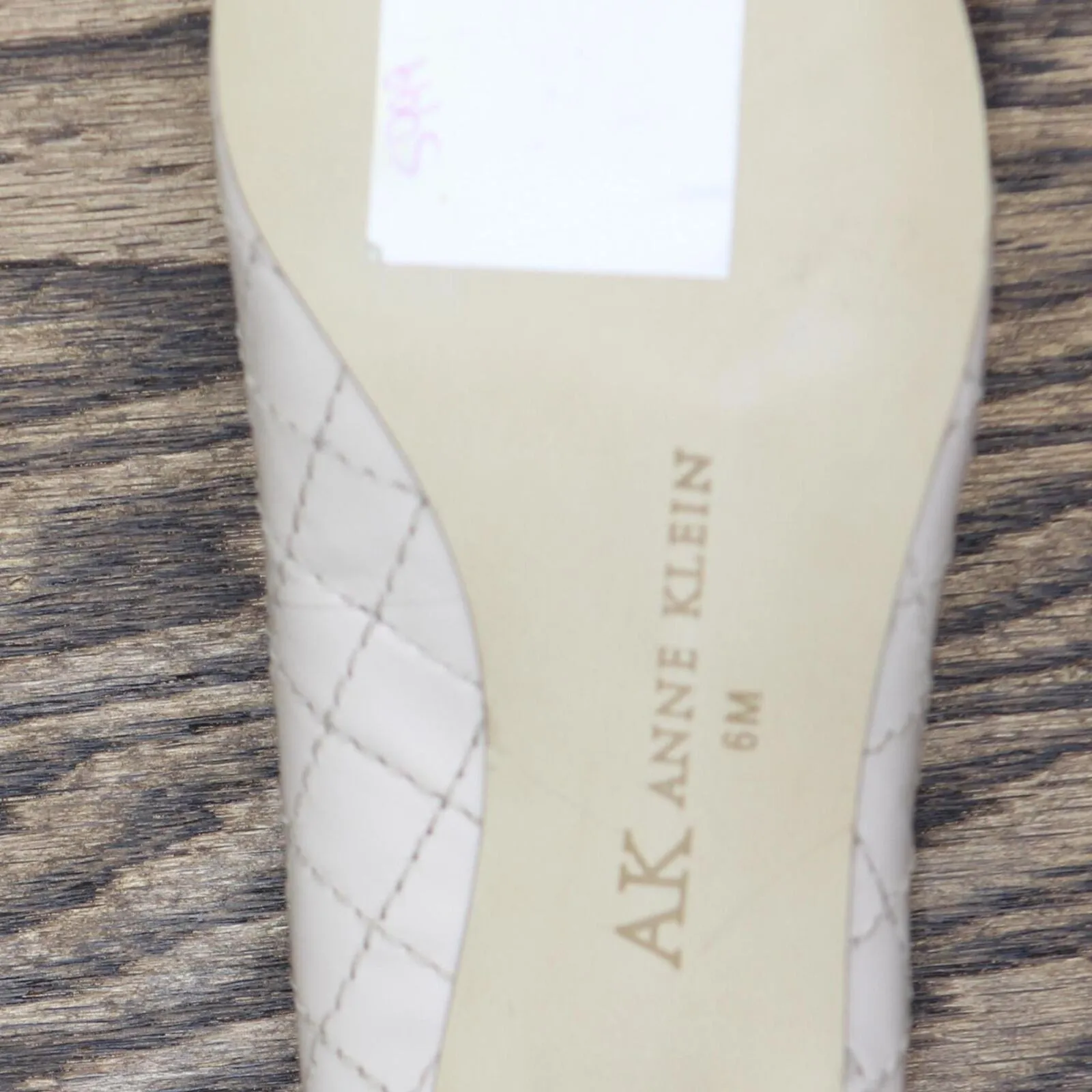 AK Anne Klein Womens Vintage Pull On Short Heels Off White / Black 6M