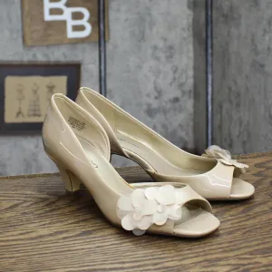 Bandolino Womens Vintage Flower Low Heels 1673c0e9ec5e02 Brown 6M