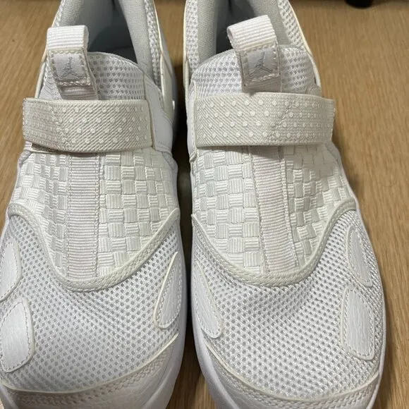 BNWoT Nike Jordan Trunner LX Heiress White/Pure Platinum (2Y) KICKS