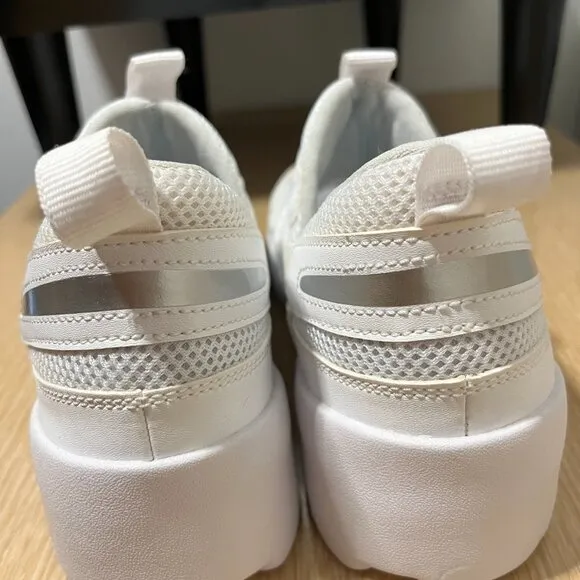 BNWoT Nike Jordan Trunner LX Heiress White/Pure Platinum (2Y) KICKS