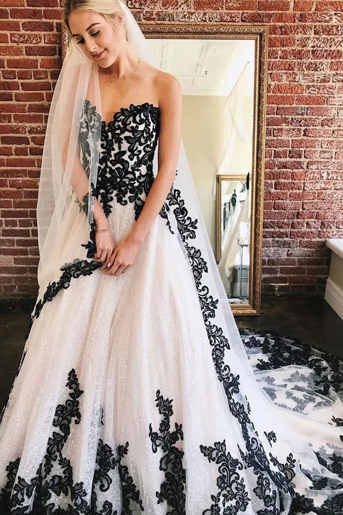 Charming A Line Sweetheart White Tulle Black Lace Long Formal Prom Dress Evening Dress OHC373