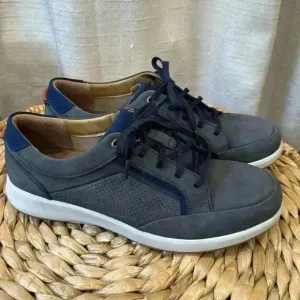 Clarks Un Trail Form Men’s sneaker/shoe size 10 1/2 Blue Nubuck Leather