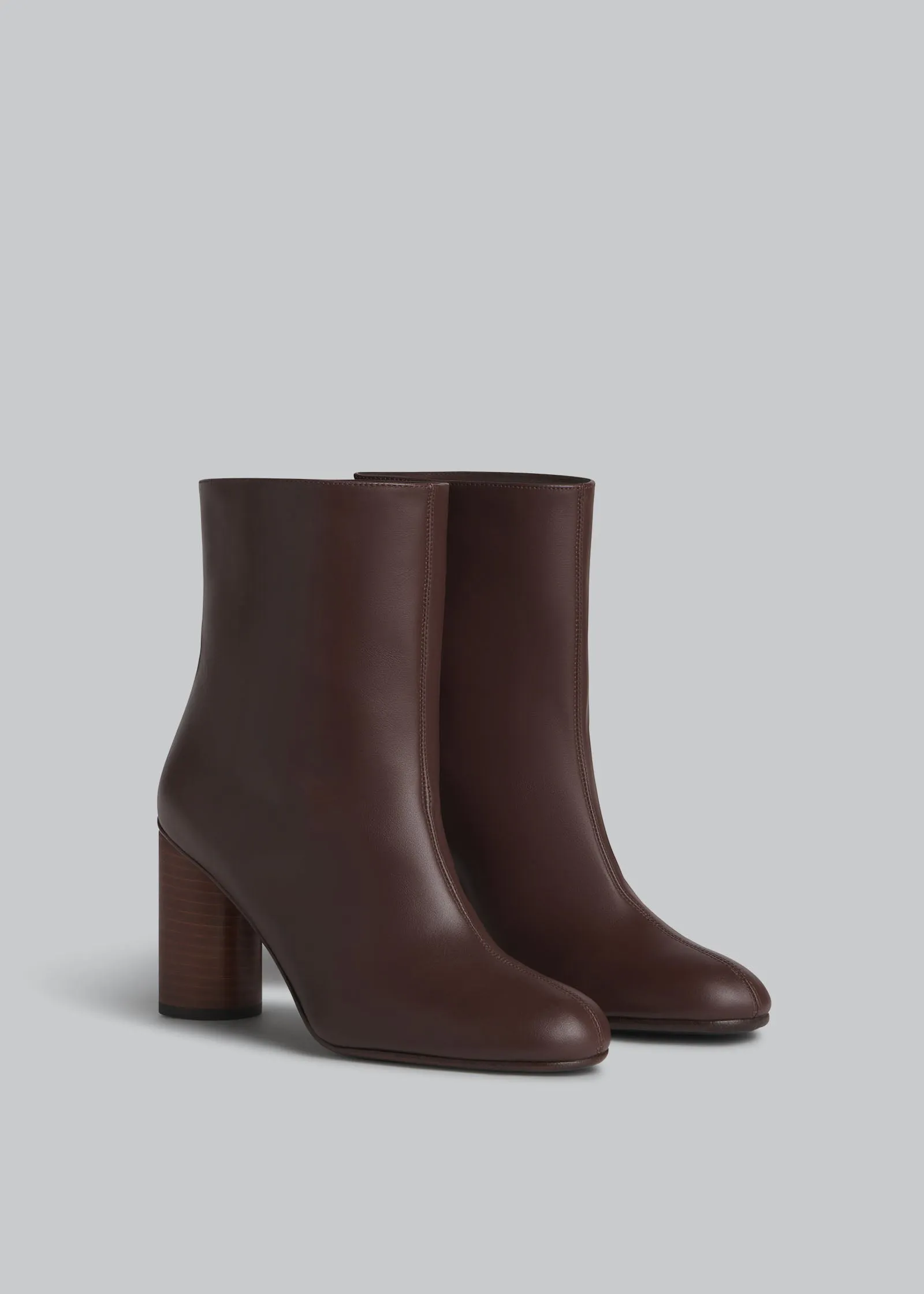 Front Seam Ankle Boot in Calfskin - Chocolate