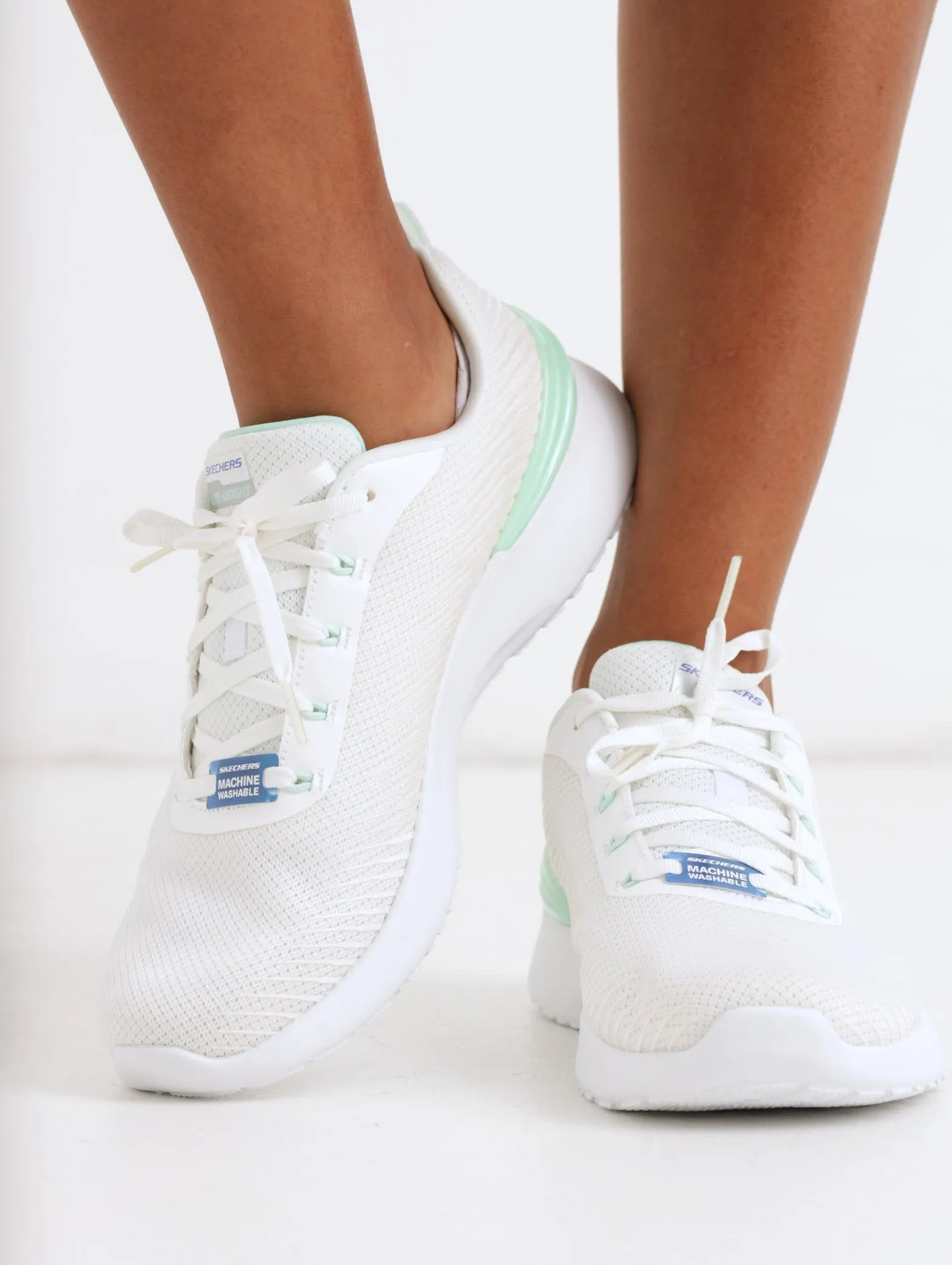 Ladies Air Dynamight Sneaker - White