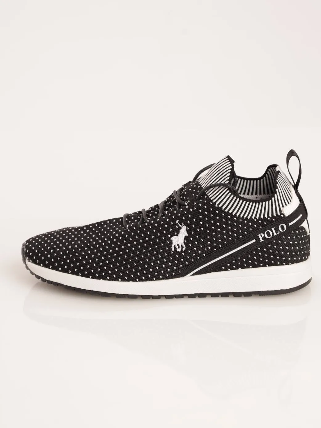 Ladies Classic Knitted Runner Sneaker - Black