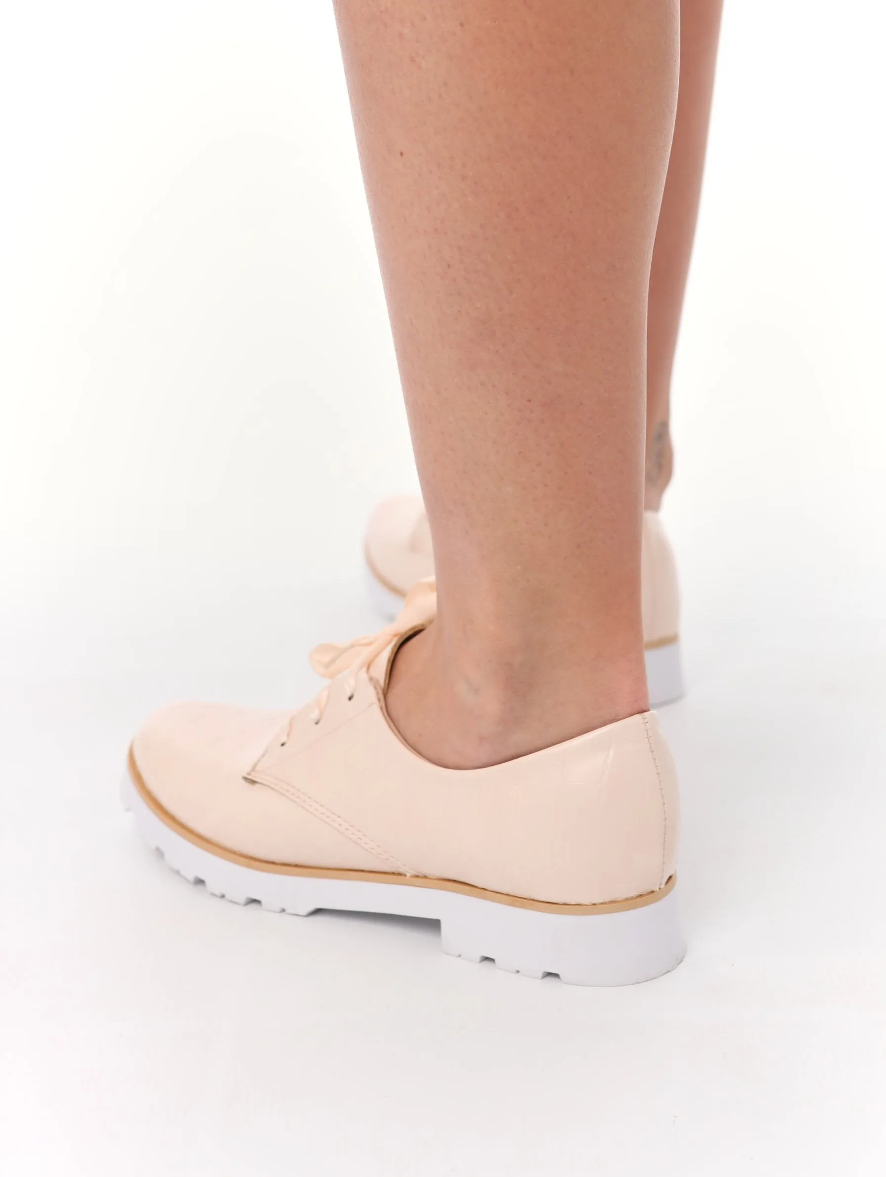 Ladies Croc Pattern Shoe - Nude