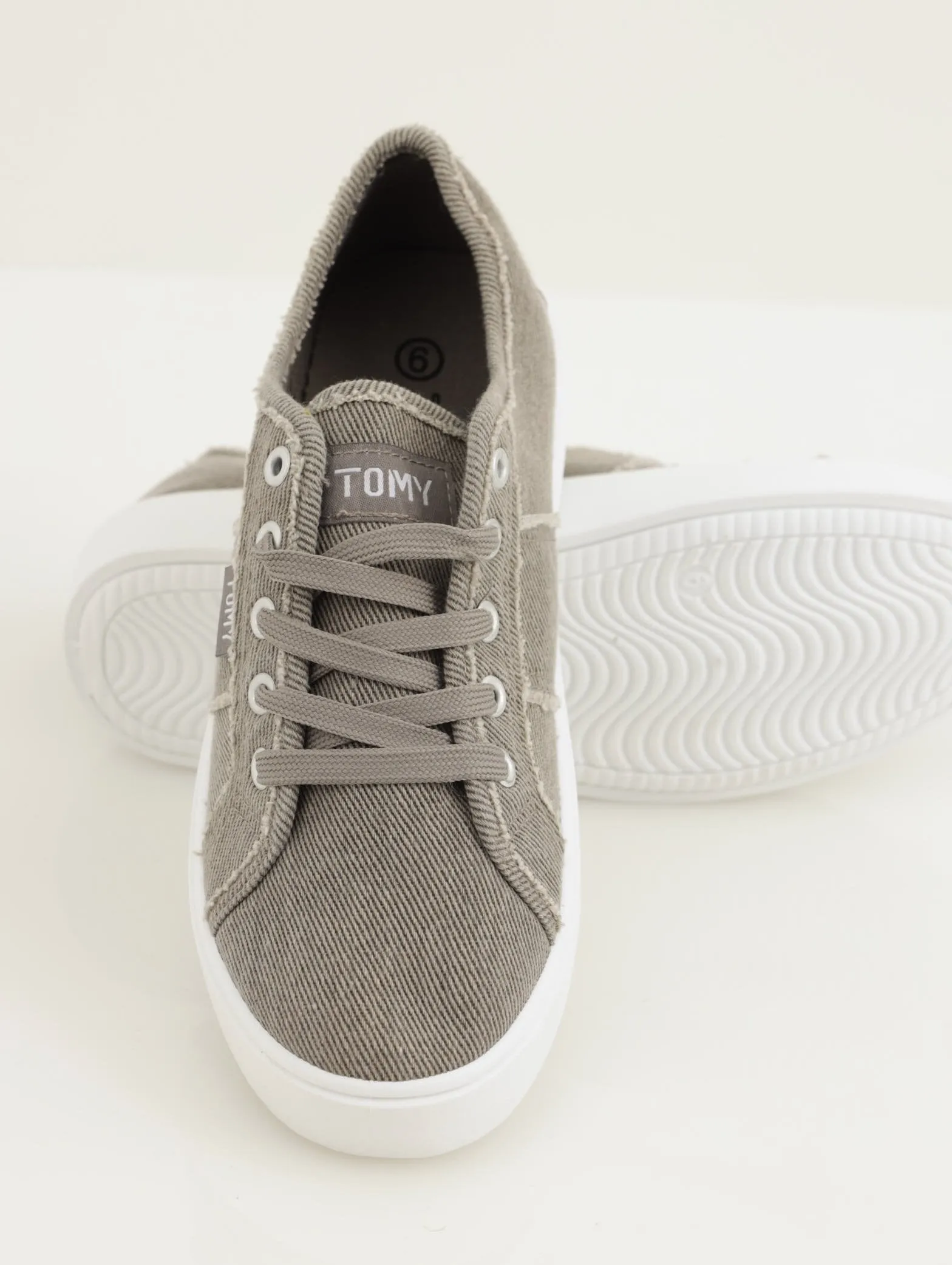 Ladies Distressed Platform Lace-Up Sneaker - Grey