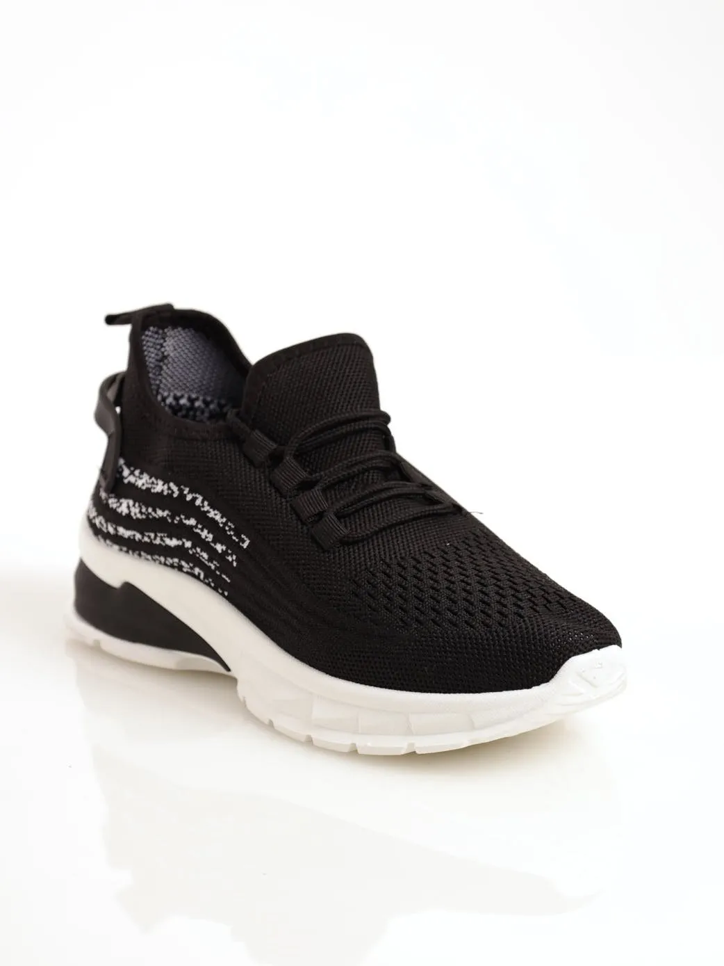 Ladies Flyknit Lace-Up Sneaker - Black