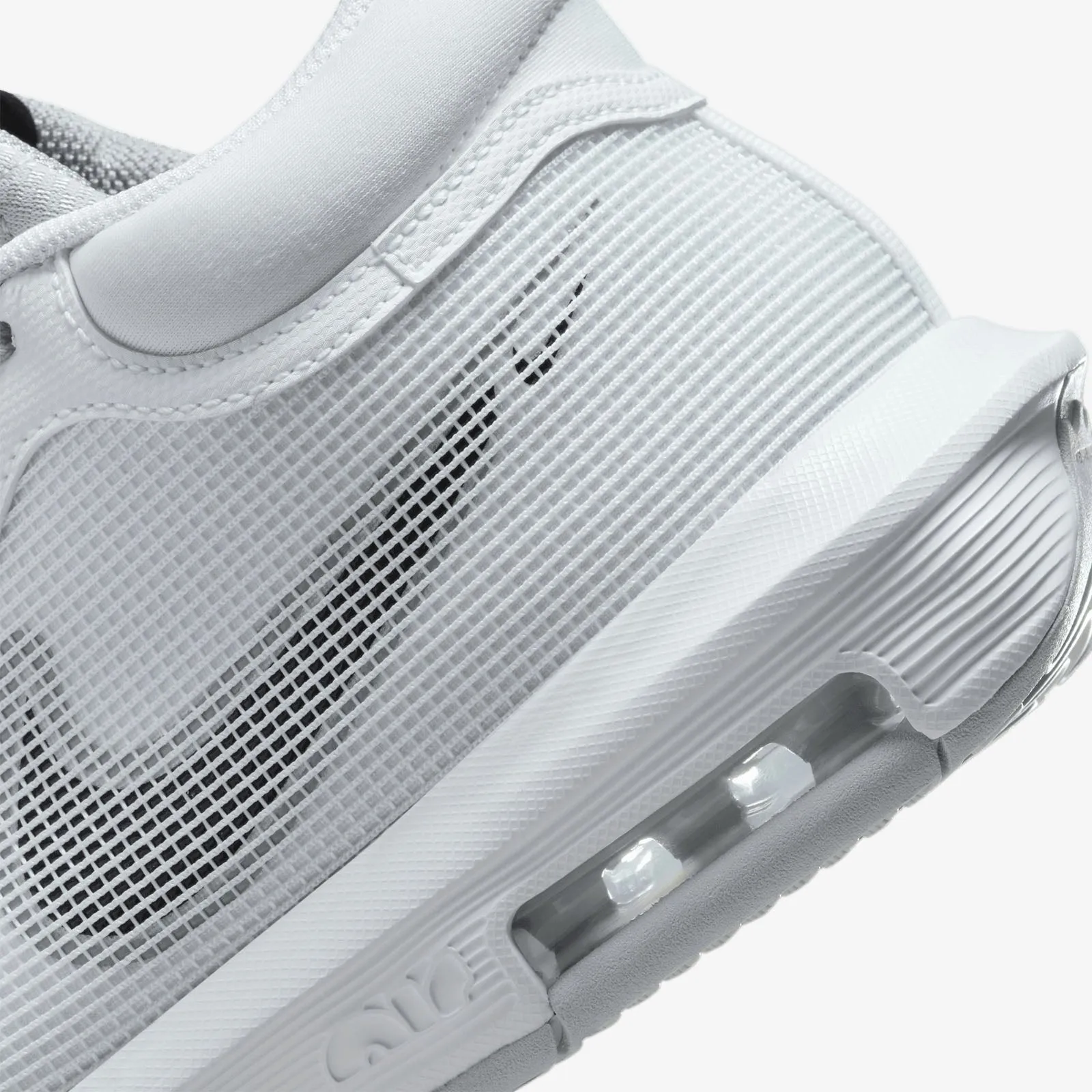 LeBron Witness 8 - White/Black