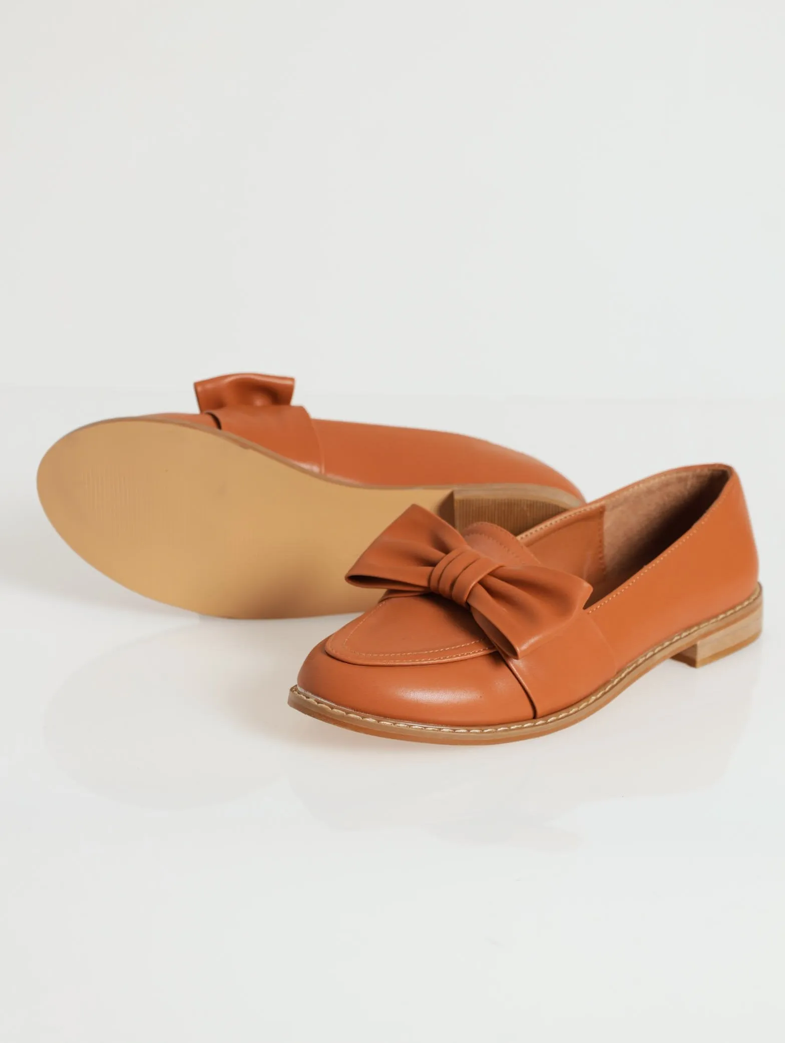 Loafer With Soft Oversized Bow - Tobacco