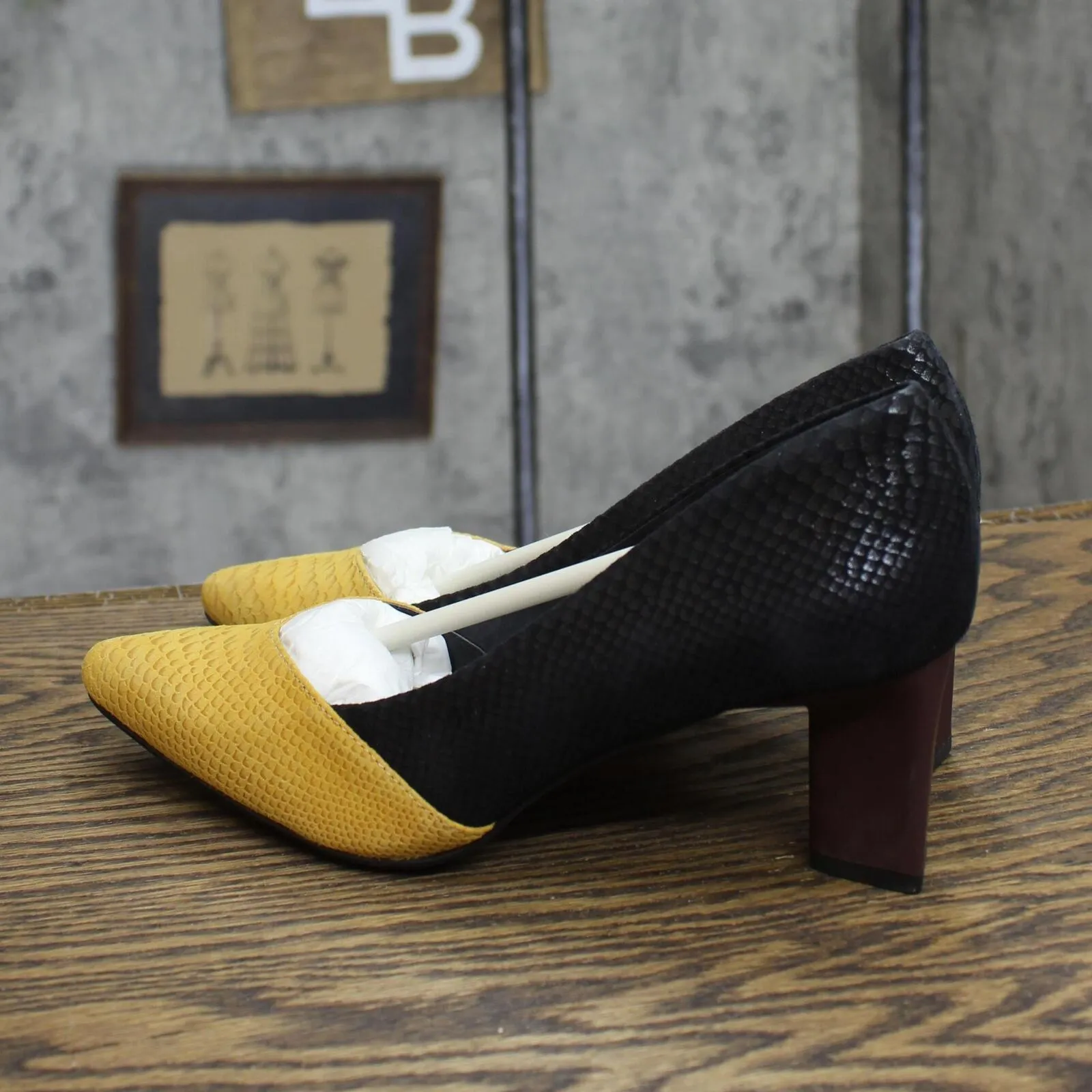LOGO by Lori Goldstein Womens Colorblock Heels Yellow Snake Multi 6.5M