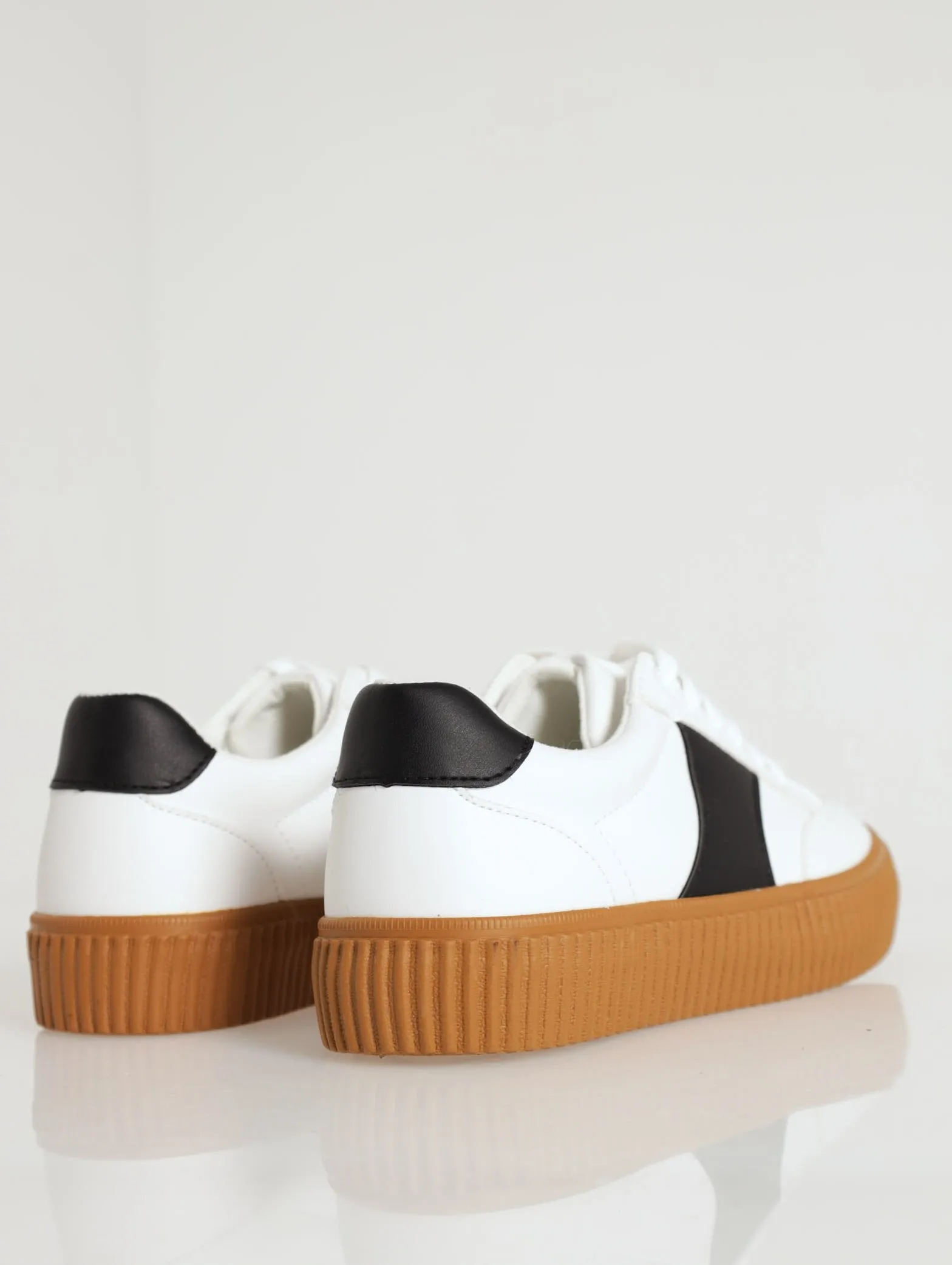 Matching Laces And Outsole Sneaker - Camel