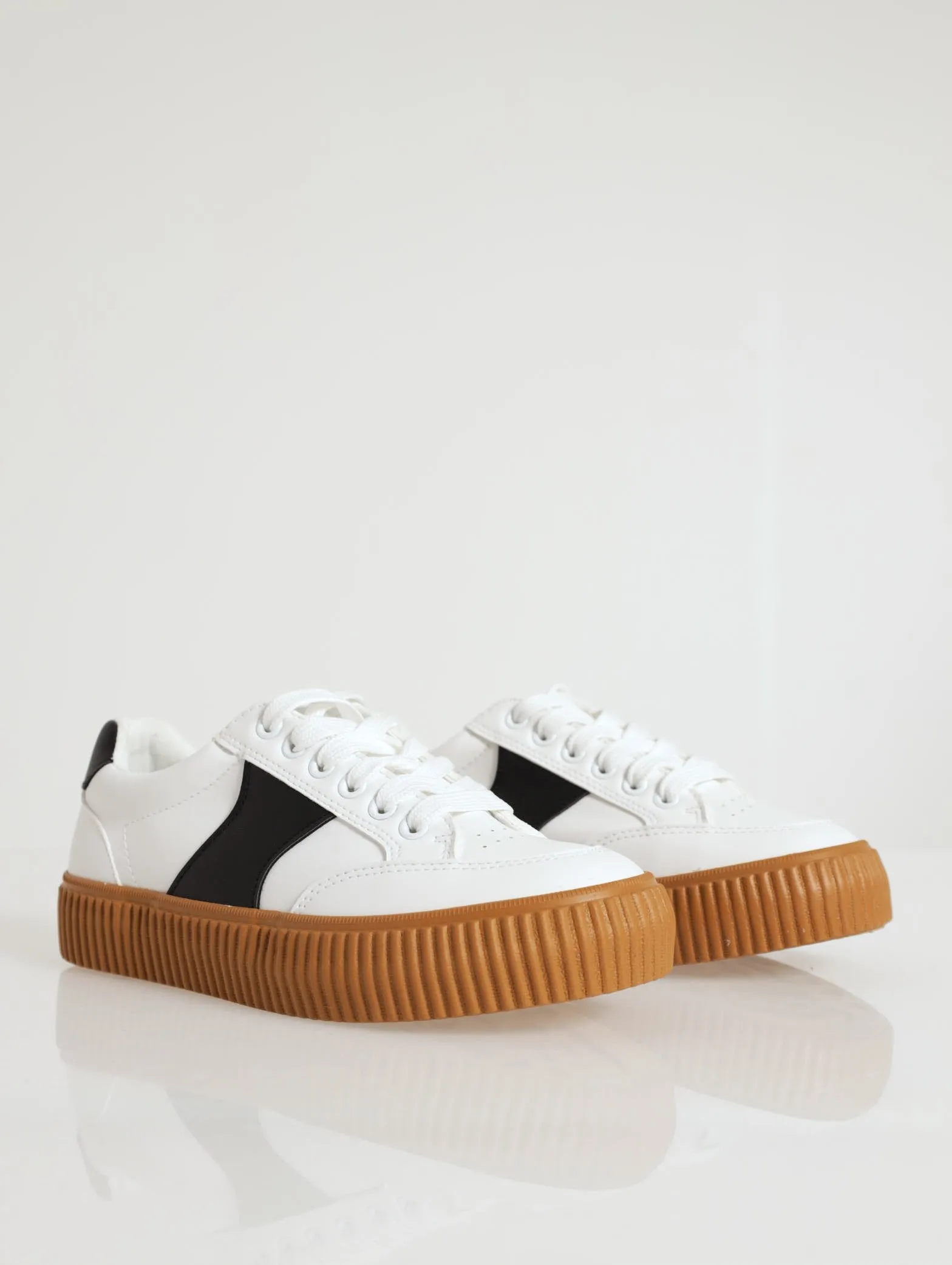 Matching Laces And Outsole Sneaker - Camel