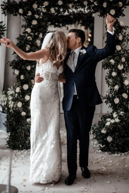 Mermaid/Trumpet Spaghetti Straps Sweep Train Backless Wedding Dress with Appliques OHD270