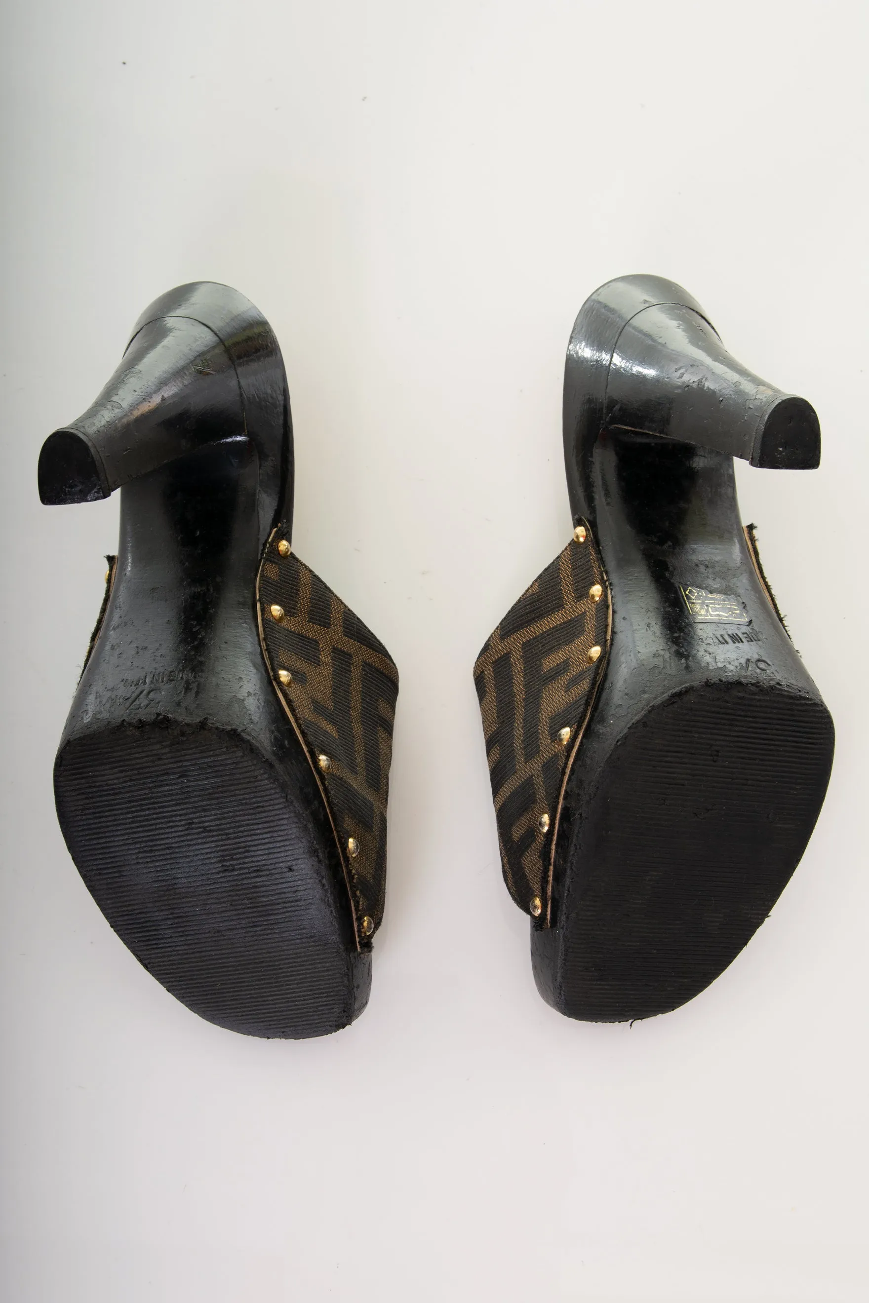 Monogram Heels 37