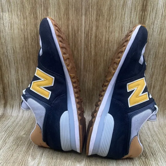 New Balance 574 Men's Size 10.5 D Outerspace Varsity Gold Sneakers ML574NA2