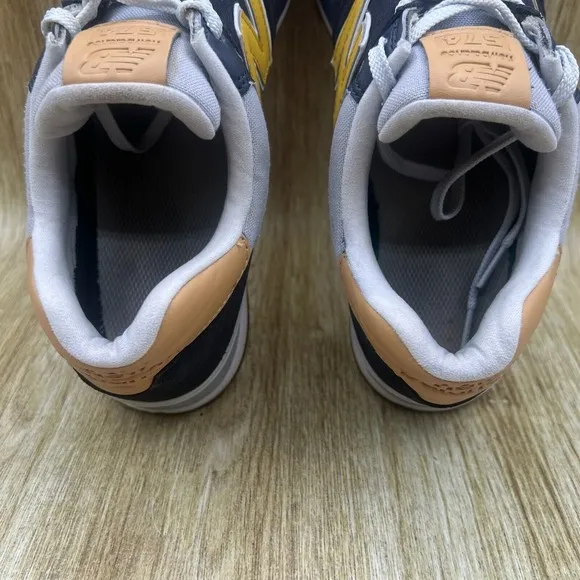New Balance 574 Men's Size 10.5 D Outerspace Varsity Gold Sneakers ML574NA2