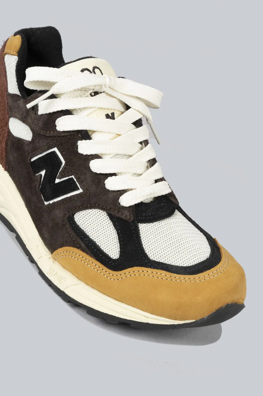 NEW BALANCE 990 V2 MIU BROWN