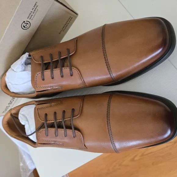 NWT Clarks Mens Tidded Cap Size 10.5W
