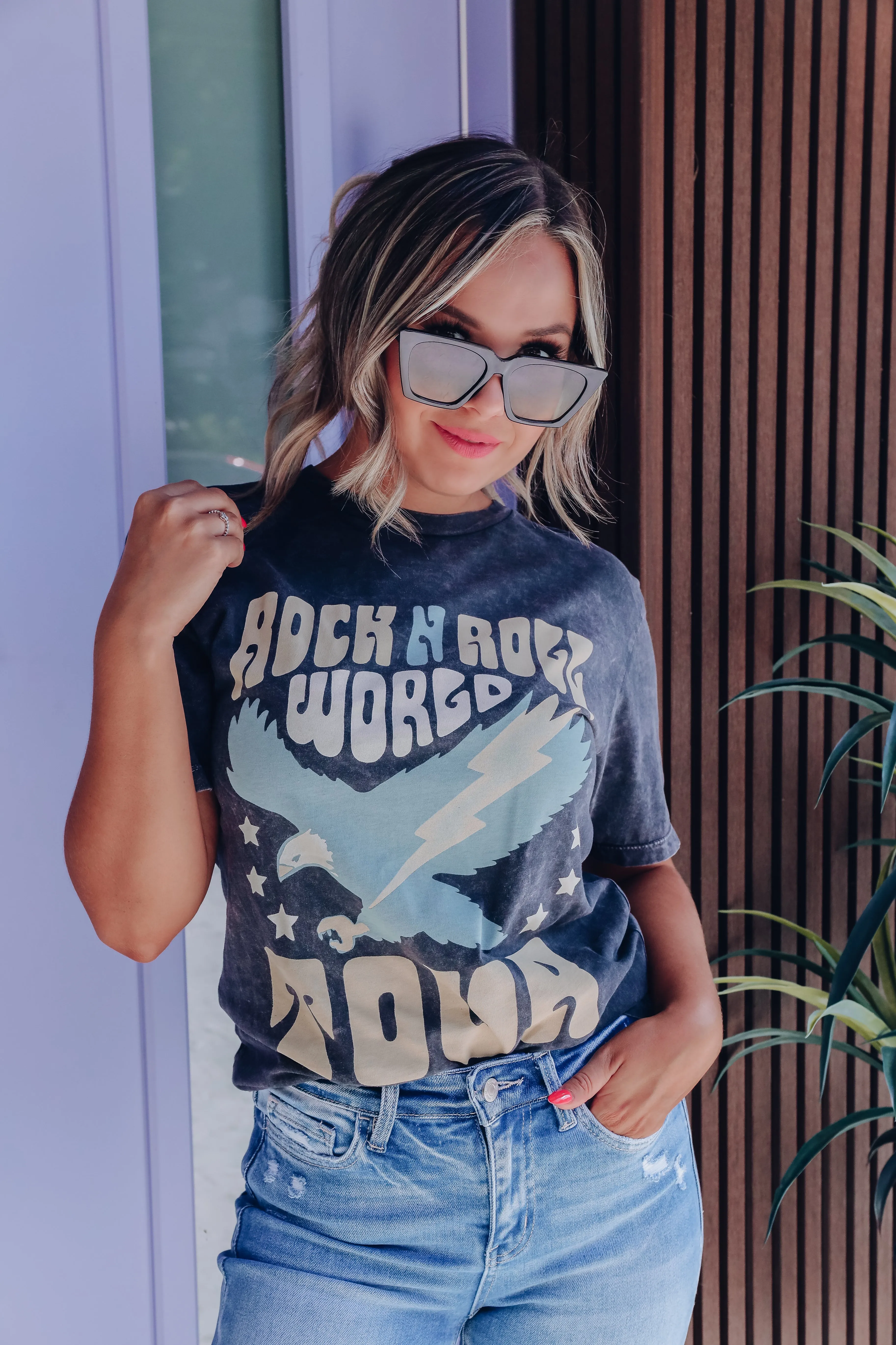 Rock N' Roll Eagle Graphic Tee - Black