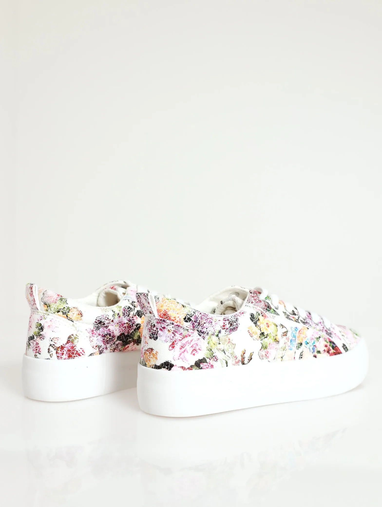 Soft Fordan Floral Sneaker - Shell