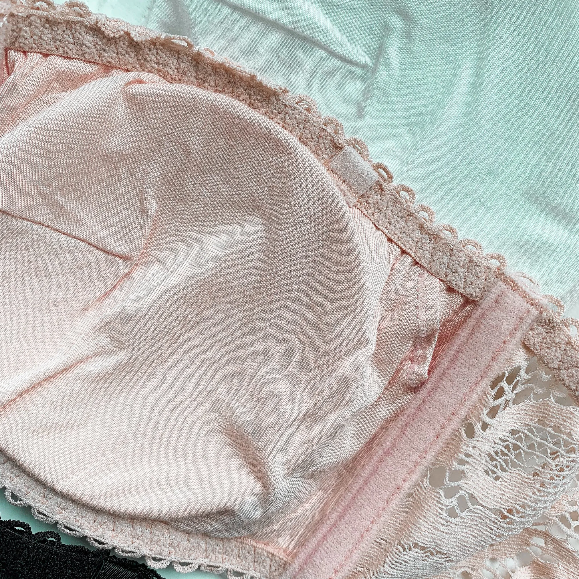 V-Laced Strapless Wireless Bra in White (Size XL Only)