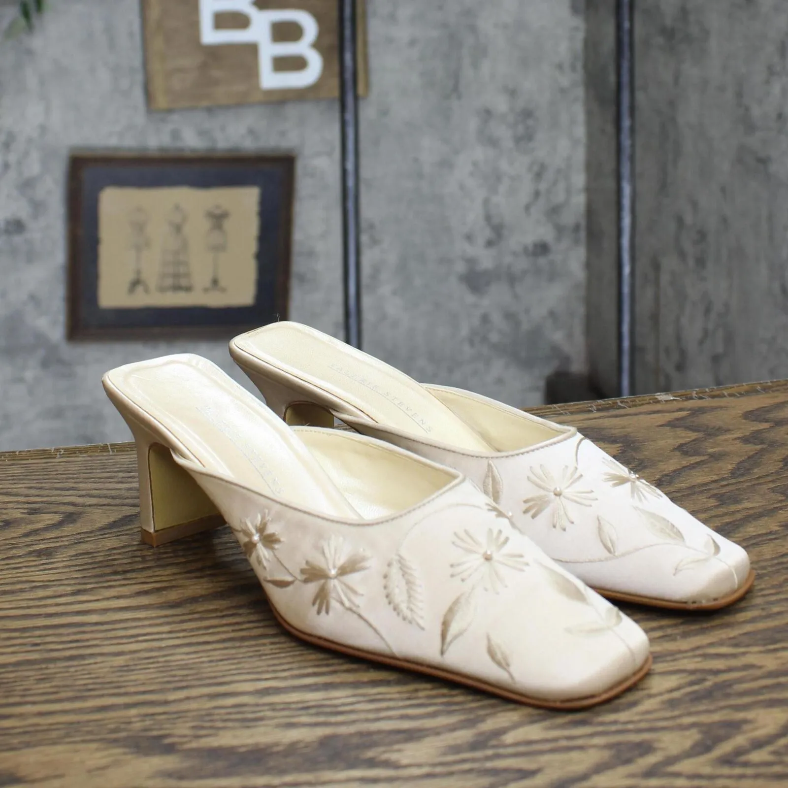 Valerie Stevens Womens Vintage Satin Pearl Rectangle Heels Fawn Light Brown 7M