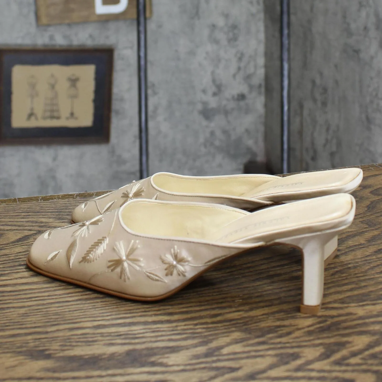 Valerie Stevens Womens Vintage Satin Pearl Rectangle Heels Fawn Light Brown 7M