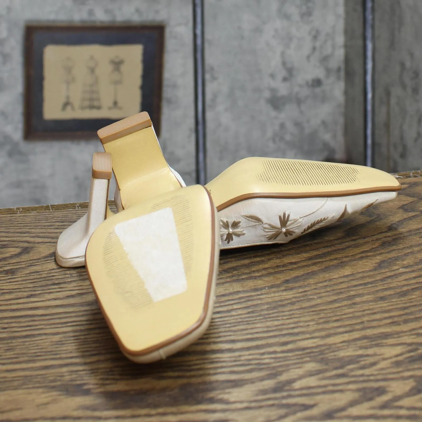 Valerie Stevens Womens Vintage Satin Pearl Rectangle Heels Fawn Light Brown 7M