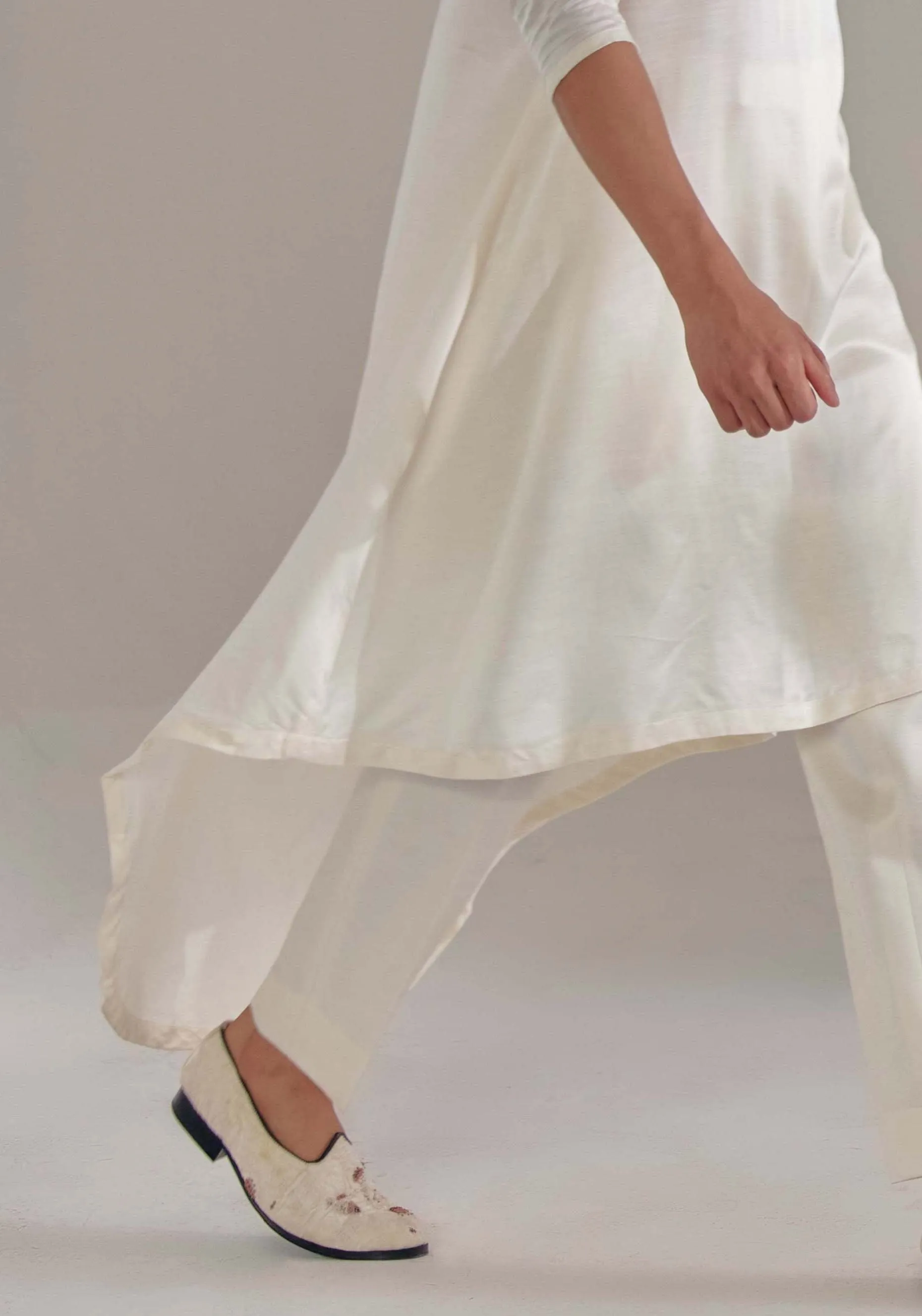 White Trail Kurta And Trousers